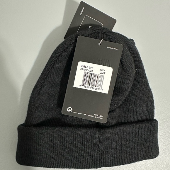 Nike bennie,mittens set for kids black with pink lettering. - Picture 2 of 3